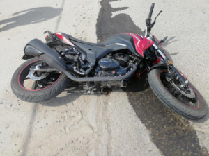 В Липецкой области перевернулся мотоцикл, водитель госпитализирован