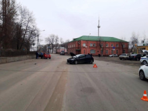 В Липецке в столкновении иномарок пострадала женщина-водитель