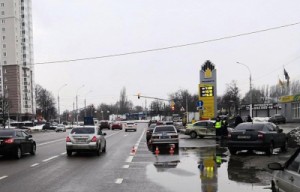 В Липецке столкнулись две иномарки, один из водителей пострадал