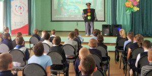 В Липецкой области детей основам дорожной безопасности помогают обучать спектакли и необычные игры