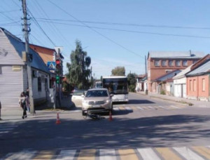 В Ельце в столкновении с иномаркой пострадал велосипедист