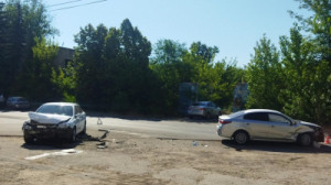 В Ельце в столкновении иномарок пострадал один из водителей