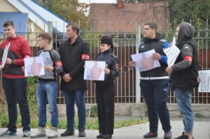 В Липецкой области молодежь благодарит законопослушных автомобилистов
