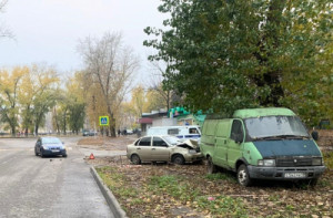 В Липецке в столкновении «Форда» и «Калины» пострадали две пассажирки «Лады»