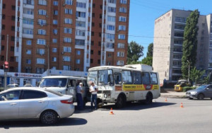 В Липецке в столкновении с УАЗом пострадала пассажирка ПАЗа