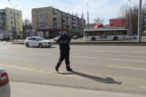В Липецке автоинспекторы дежурят вблизи пешеходных переходов