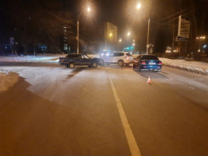 В Липецке в двойном столкновении пострадала пассажирка «пятнадцатой»