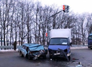 В Липецке в столкновении с «Газелью» пострадал водитель «пятерки»