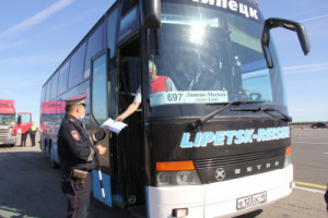 В Липецкой области дорожные полицейские проверили более трехсот водителей пассажирского транспорта