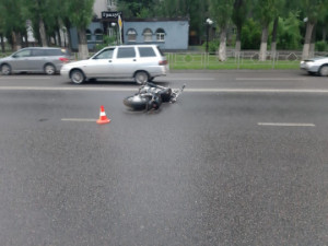 В Липецке перевернулся мотоцикл