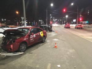В Липецке в столкновении иномарок пострадали водитель и пассажирка одной из них