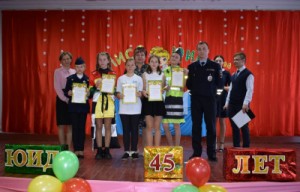 В одном из муниципальных районов Липецкой области в преддверии новогодних каникул наградили «Мисс ЮИД»