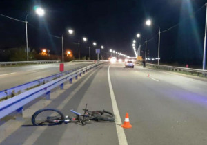 В Липецкой области под колеса автомобилей попали два велосипедиста