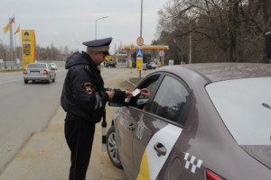 Автоинспекторы проверили около ста пятидесяти водителей такси на территории Липецкой области
