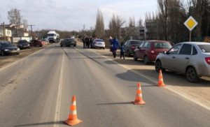 В Липецком районе «Лада-Гранта» столкнулась с двумя автомобилями