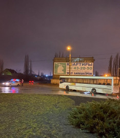 В Липецке под колесами автобуса погибла женщина