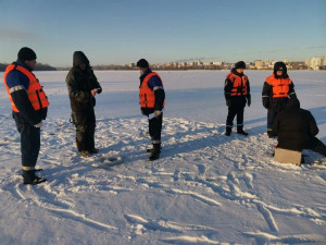На новогодних каникулах спасатели продолжат патрулирование зимних водоёмов Липецка