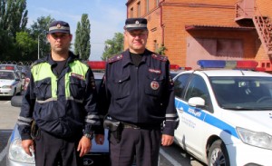 В Липецке инспектор ДПС экстренно сопроводил автомобиль с роженицей в лечебное учреждение