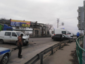 В Ельце в столкновении «Калины» и «Фольксвагена» пострадал один из водителей