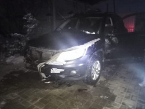 В Грязинском районе водитель иномарки съехал с  дороги и врезался в дорожное ограждение