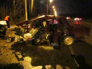 Водитель и пассажир ВАЗа погибли при столкновении с Мицубиси