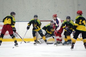 Подготовку к дебюту в Юниорской лиге хоккеисты из Липецка начали турниром в Курске
