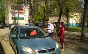 Липецкие автоинспекторы совместно с сотрудниками Роспотребнадзора проверили, как липчане перевозят маленьких пассажиров