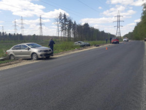 В Липецке в двойном столкновении пострадали водители «Приоры» и «Киа»