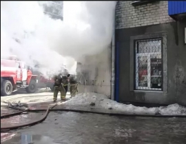 Загорание пристройки к продуктовому магазину в п. Лев-Толстой.