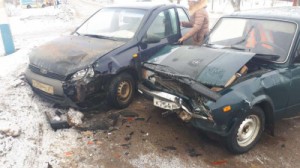В Липецком районе в столкновении «Калины» с «семеркой» пострадал один из водителей