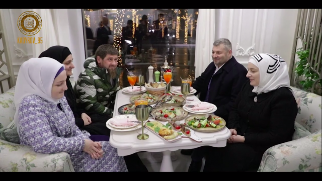 Дочь Кадырова открыла ресторан «Париж» на месте городской библиотеки