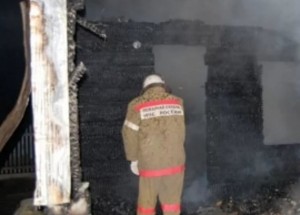 На окраине Липецка сгорела надворная постройка