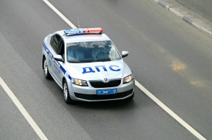 В Липецке водитель «Пежо», скрываясь от полицейских, повредил десять автомобилей