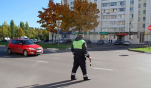 Липецкие автоинспекторы выявляют нарушителей на пешеходных переходах