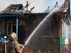 На окраине Липецка сгорел дом