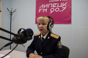 Сотрудник регионального СКР рассказала радиослушателям "ЛипецкFM" о кадровом резерве, перспективах службы и социальных гарантиях следователей