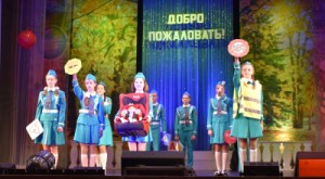 Липецкие ЮИДовцы пропагандируют дорожную безопасность на массовых детских театрализованных представлениях