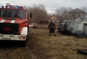 В Грязинском районе сгорел автомобиль