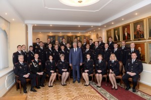 Владимир Колокольцев наградил лучших сотрудников органов внутренних дел и отличников учебы
