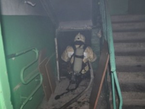 В подвале многоэтажки в Липецке загорелся мусор